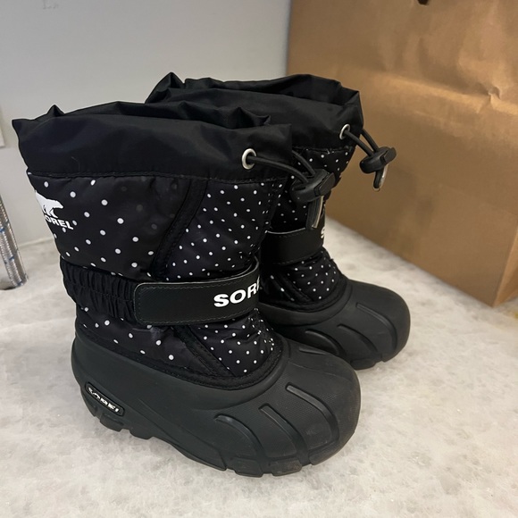 SOREL YOUTH GIRL'S FLURRY PRINT WINTER BOOT - Picture 2 of 6